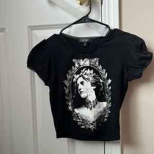 XS Dollskill WIDOW, cropped tee